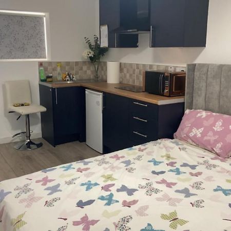 Brand New Studio Apartment With Beautiful Kitchen-Close To Liverpool City Centre Exteriör bild