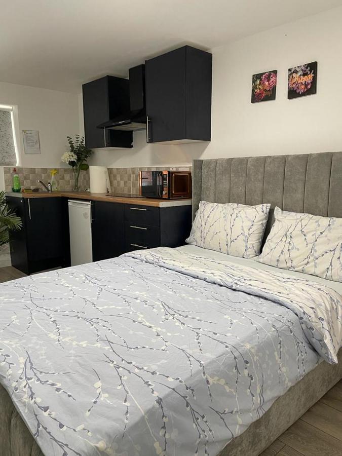Brand New Studio Apartment With Beautiful Kitchen-Close To Liverpool City Centre Exteriör bild