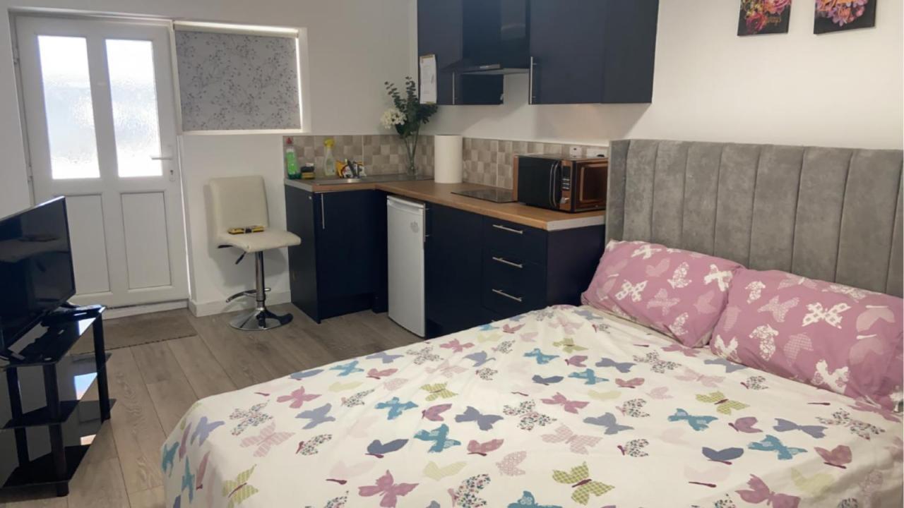 Brand New Studio Apartment With Beautiful Kitchen-Close To Liverpool City Centre Exteriör bild