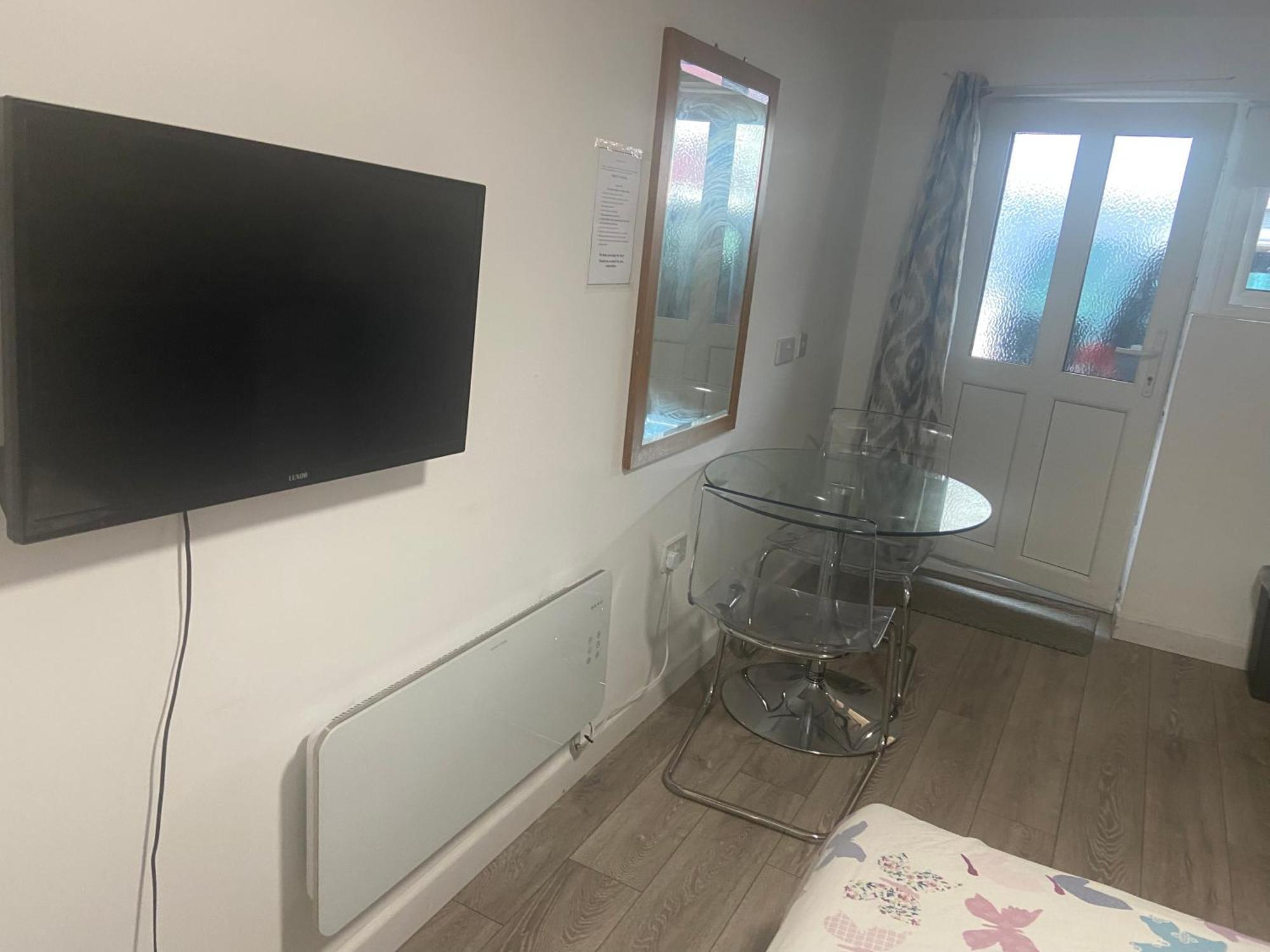 Brand New Studio Apartment With Beautiful Kitchen-Close To Liverpool City Centre Exteriör bild